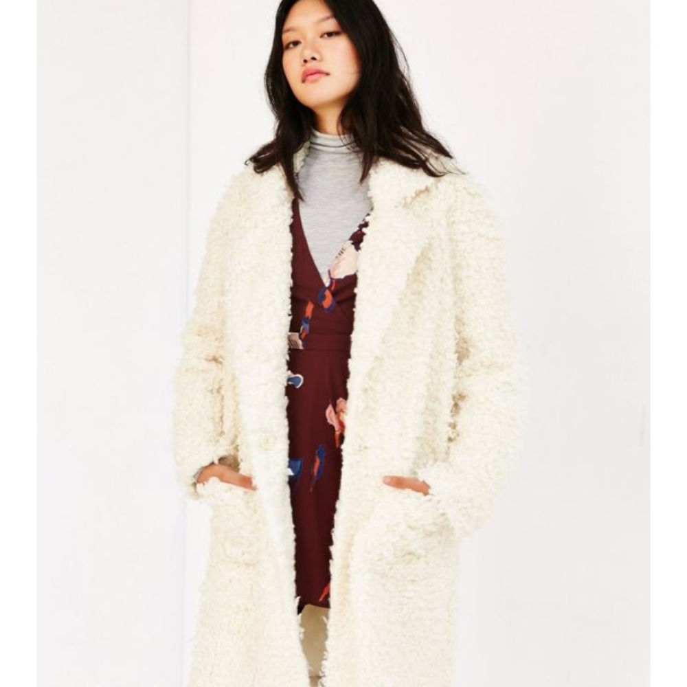 MinkPink teddy coat - Picture 4 of 7